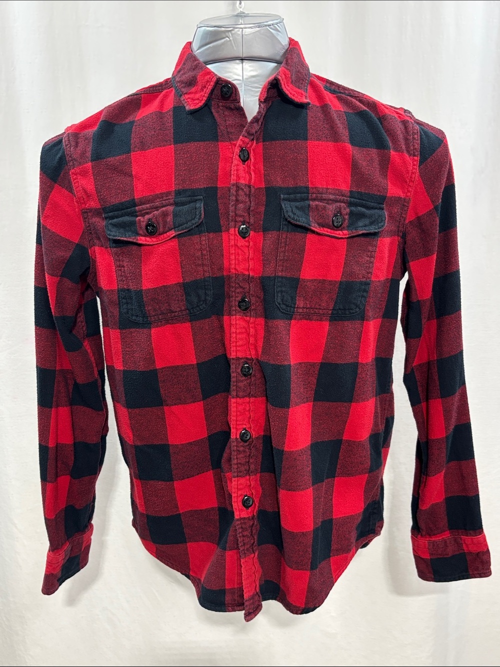 American Eagle Red & Black Super Soft Buffalo Plaid Button-Down Shirt 223 work